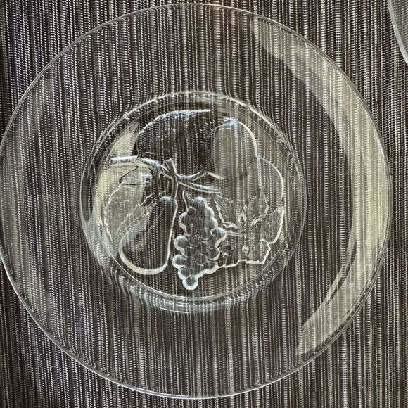 Clear Glass Plates with Fruit Design - Picture 7 of 11